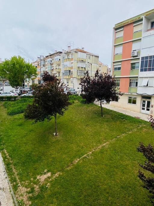 Modern 3 Bedroom Flat In Lisboa Extérieur photo
